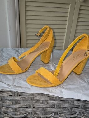 Suede Block Heel Ankle Strap Sandals - Yellow